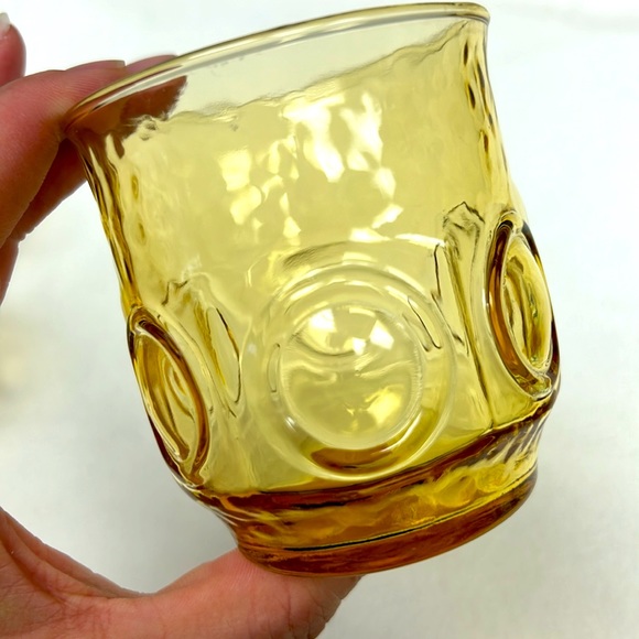 Vintage set of 4 ANCHOR HOCKING amber  glass “ Heritage Hill “ low-ball glasses - Picture 2 of 5